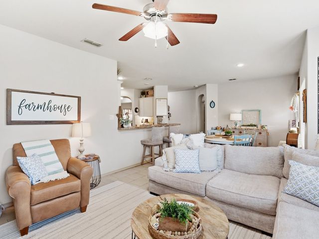 5135 Crystal Lake Avenue, Krum, TX 76249