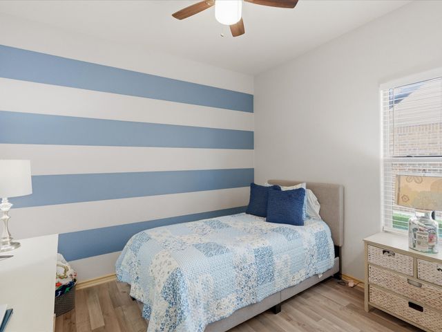 5135 Crystal Lake Avenue, Krum, TX 76249