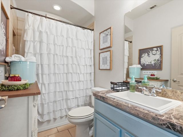 5135 Crystal Lake Avenue, Krum, TX 76249