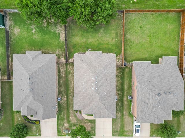 5135 Crystal Lake Avenue, Krum, TX 76249
