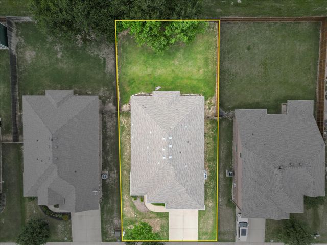 5135 Crystal Lake Avenue, Krum, TX 76249