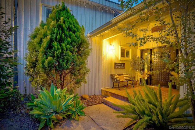 4807 Sunrise Valley Dr, El Cajon, CA 92020
