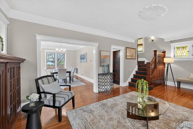 5208 Murdoch Avenue, St Louis, MO 63109