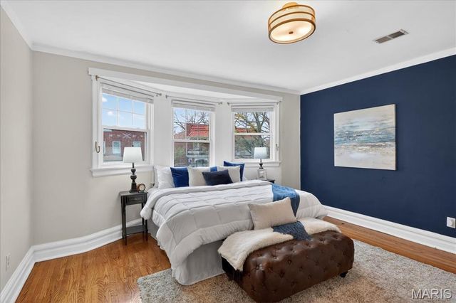 5208 Murdoch Avenue, St Louis, MO 63109