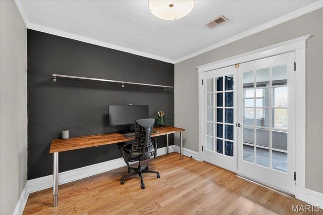 5208 Murdoch Avenue, St Louis, MO 63109