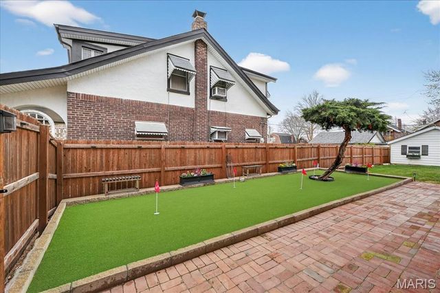 5208 Murdoch Avenue, St Louis, MO 63109