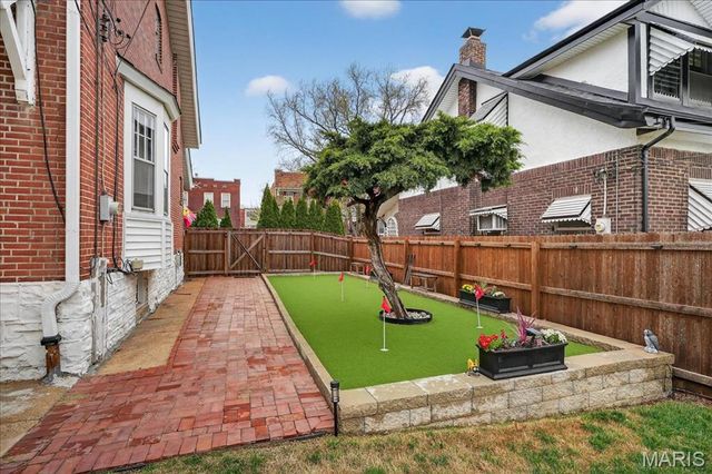 5208 Murdoch Avenue, St Louis, MO 63109