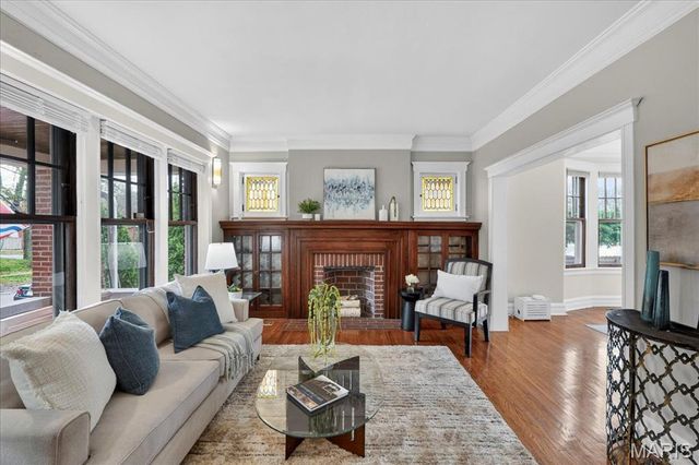 5208 Murdoch Avenue, St Louis, MO 63109