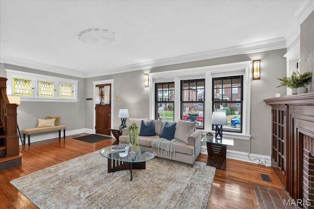 5208 Murdoch Avenue, St Louis, MO 63109