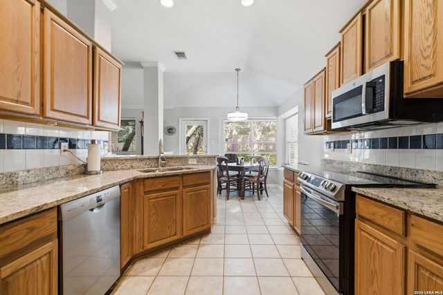 7830 BRAUN BND, San Antonio, TX 78250