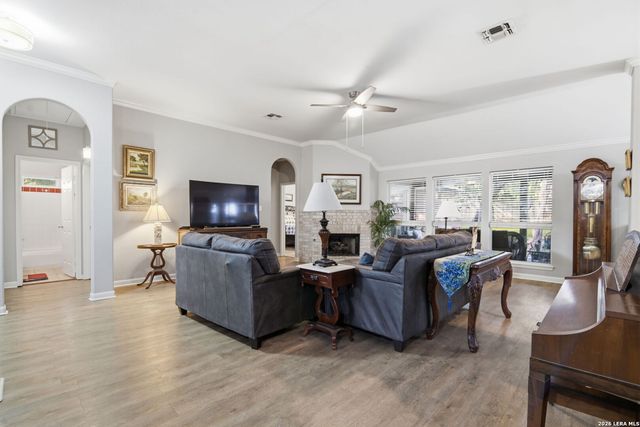 7830 BRAUN BND, San Antonio, TX 78250