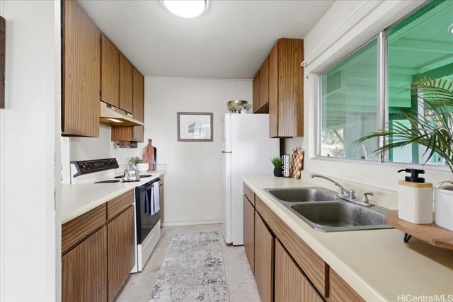 469 Kalamaku Street, Honolulu, HI 96813