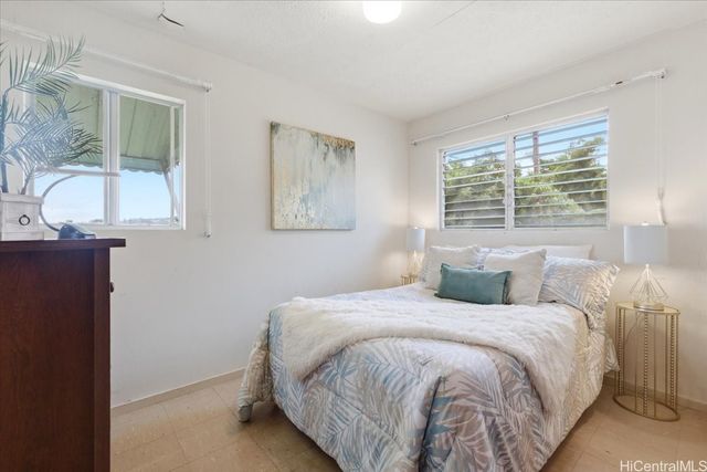 469 Kalamaku Street, Honolulu, HI 96813