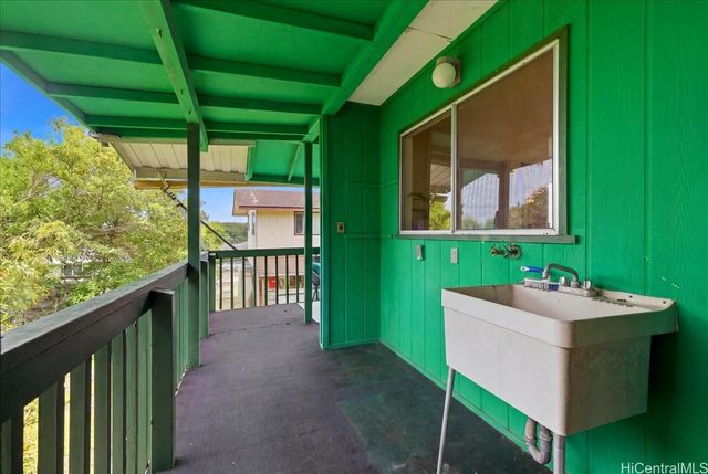 469 Kalamaku Street, Honolulu, HI 96813