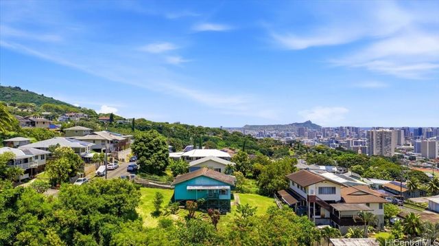 469 Kalamaku Street, Honolulu, HI 96813