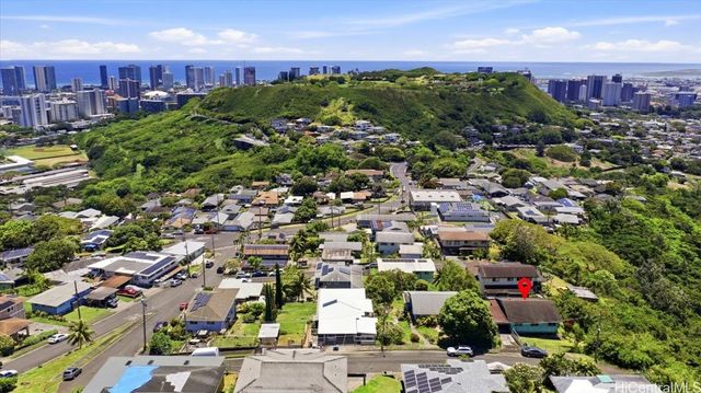 469 Kalamaku Street, Honolulu, HI 96813