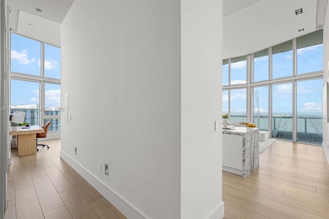 465 Brickell Ave 4101, Miami, FL 33131