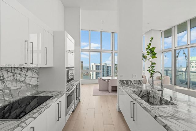 465 Brickell Ave 4101, Miami, FL 33131