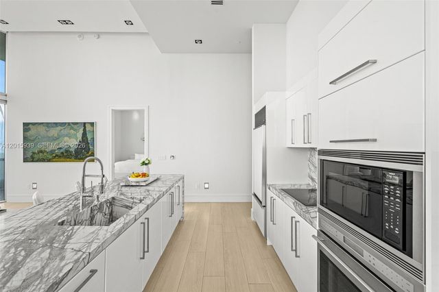 465 Brickell Ave 4101, Miami, FL 33131