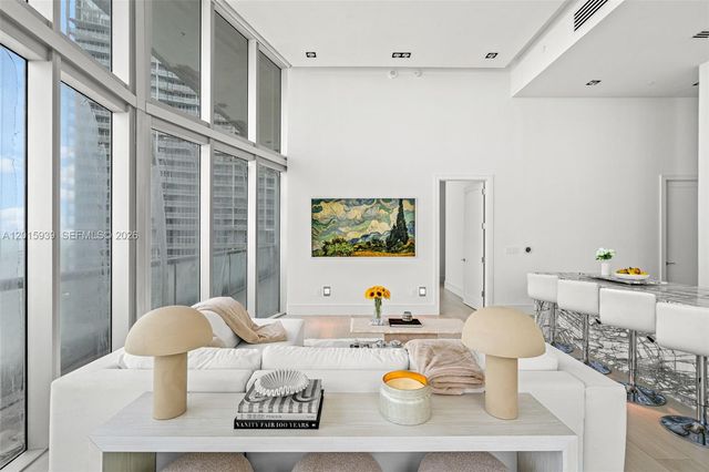 465 Brickell Ave 4101, Miami, FL 33131