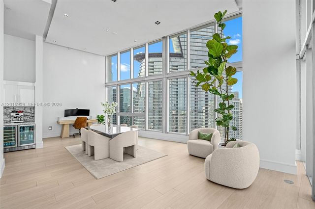 465 Brickell Ave 4101, Miami, FL 33131