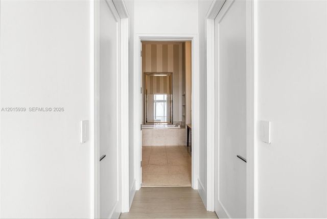 465 Brickell Ave 4101, Miami, FL 33131