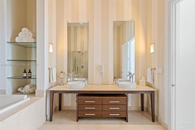 465 Brickell Ave 4101, Miami, FL 33131