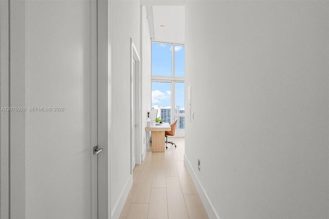 465 Brickell Ave 4101, Miami, FL 33131