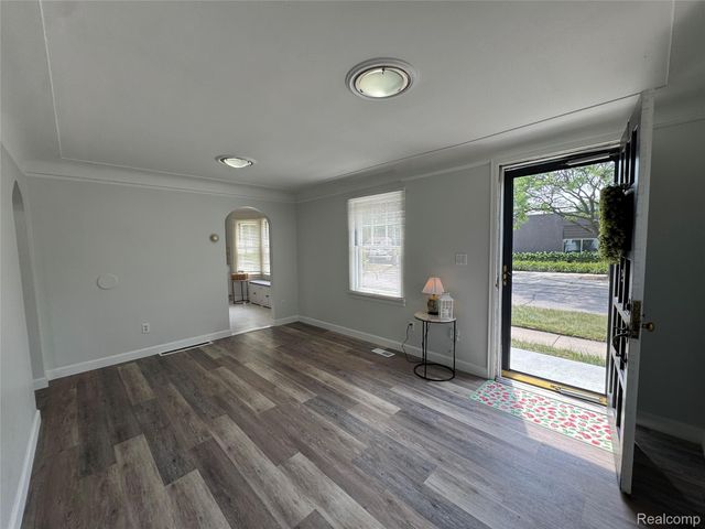 2452 Earlmont, Berkley, MI 48072