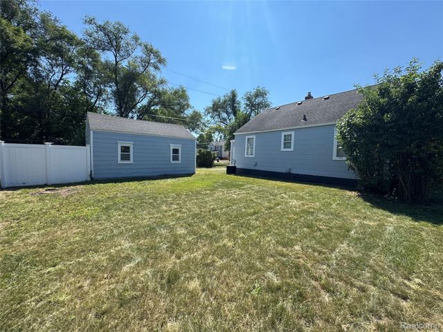 2452 Earlmont, Berkley, MI 48072