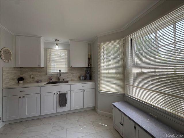 2452 Earlmont, Berkley, MI 48072