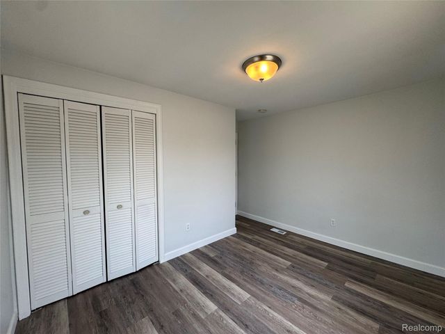 2452 Earlmont, Berkley, MI 48072
