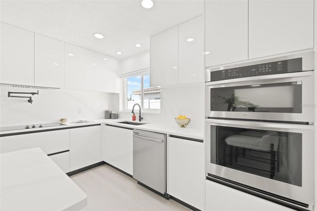 10129 4TH STREET E, Treasure Island, FL 33706