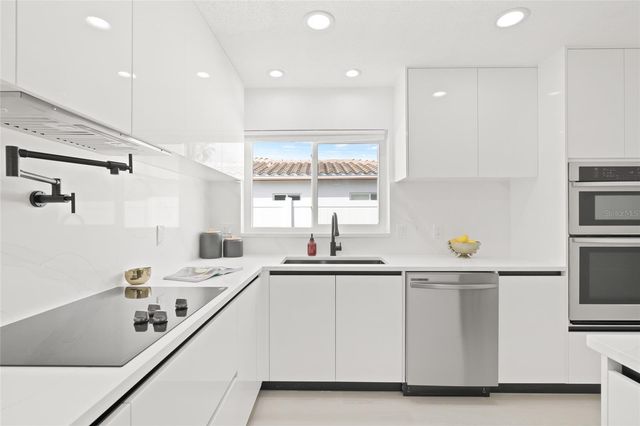 10129 4TH STREET E, Treasure Island, FL 33706