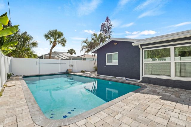 10129 4TH STREET E, Treasure Island, FL 33706