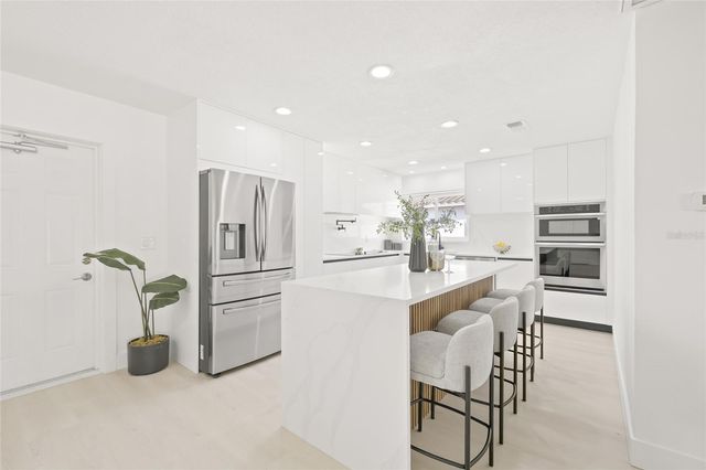 10129 4TH STREET E, Treasure Island, FL 33706