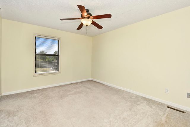 6984 West Cottonwood Road, Springfield, MO 65802