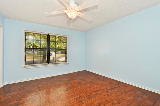 6984 West Cottonwood Road, Springfield, MO 65802