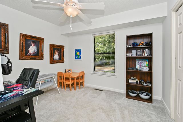 6984 West Cottonwood Road, Springfield, MO 65802