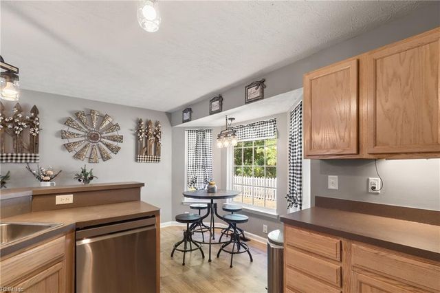 7703 Mainsail CT, Hayes, VA 23072