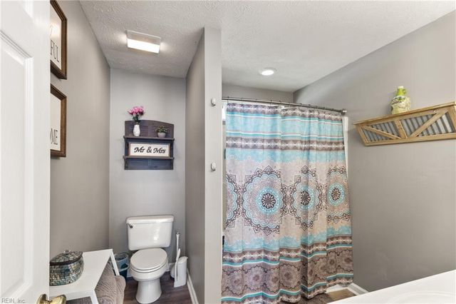 7703 Mainsail CT, Hayes, VA 23072