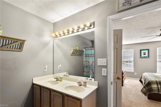 7703 Mainsail CT, Hayes, VA 23072