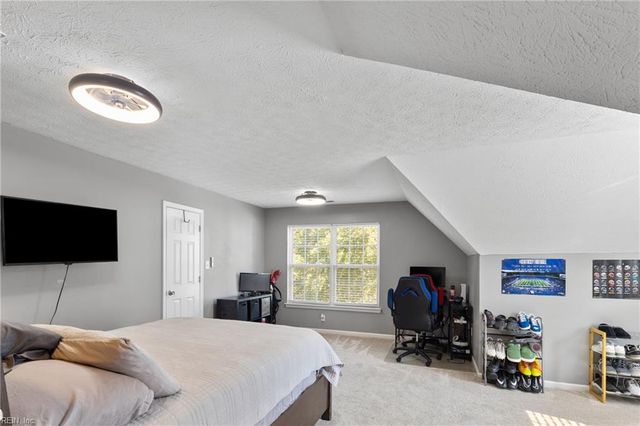 7703 Mainsail CT, Hayes, VA 23072