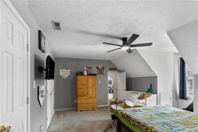 7703 Mainsail CT, Hayes, VA 23072