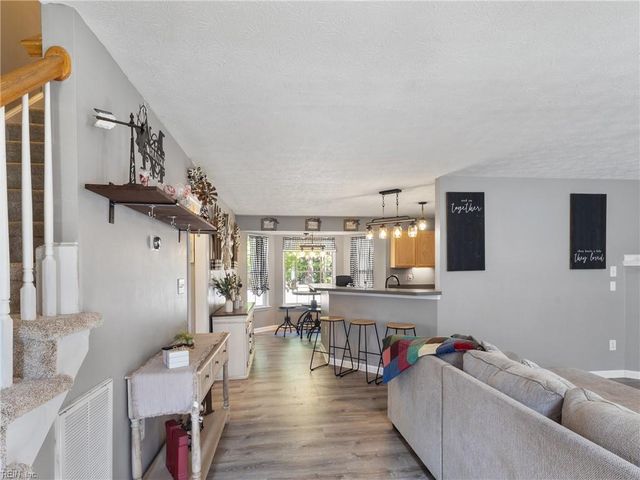 7703 Mainsail CT, Hayes, VA 23072
