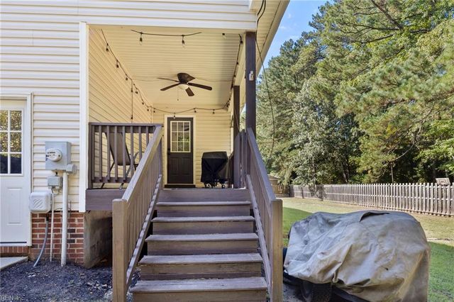 7703 Mainsail CT, Hayes, VA 23072