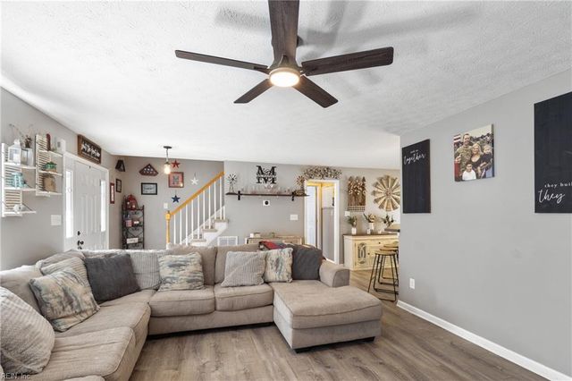 7703 Mainsail CT, Hayes, VA 23072