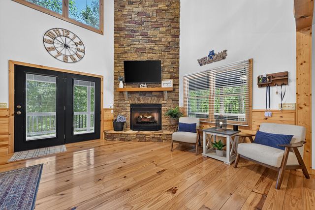 22 Kings Court, Ellijay, GA 30540