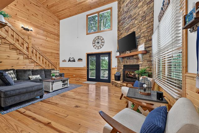 22 Kings Court, Ellijay, GA 30540