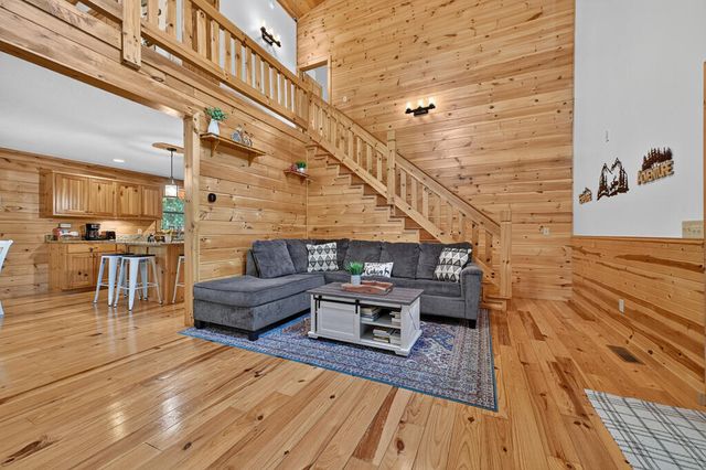 22 Kings Court, Ellijay, GA 30540